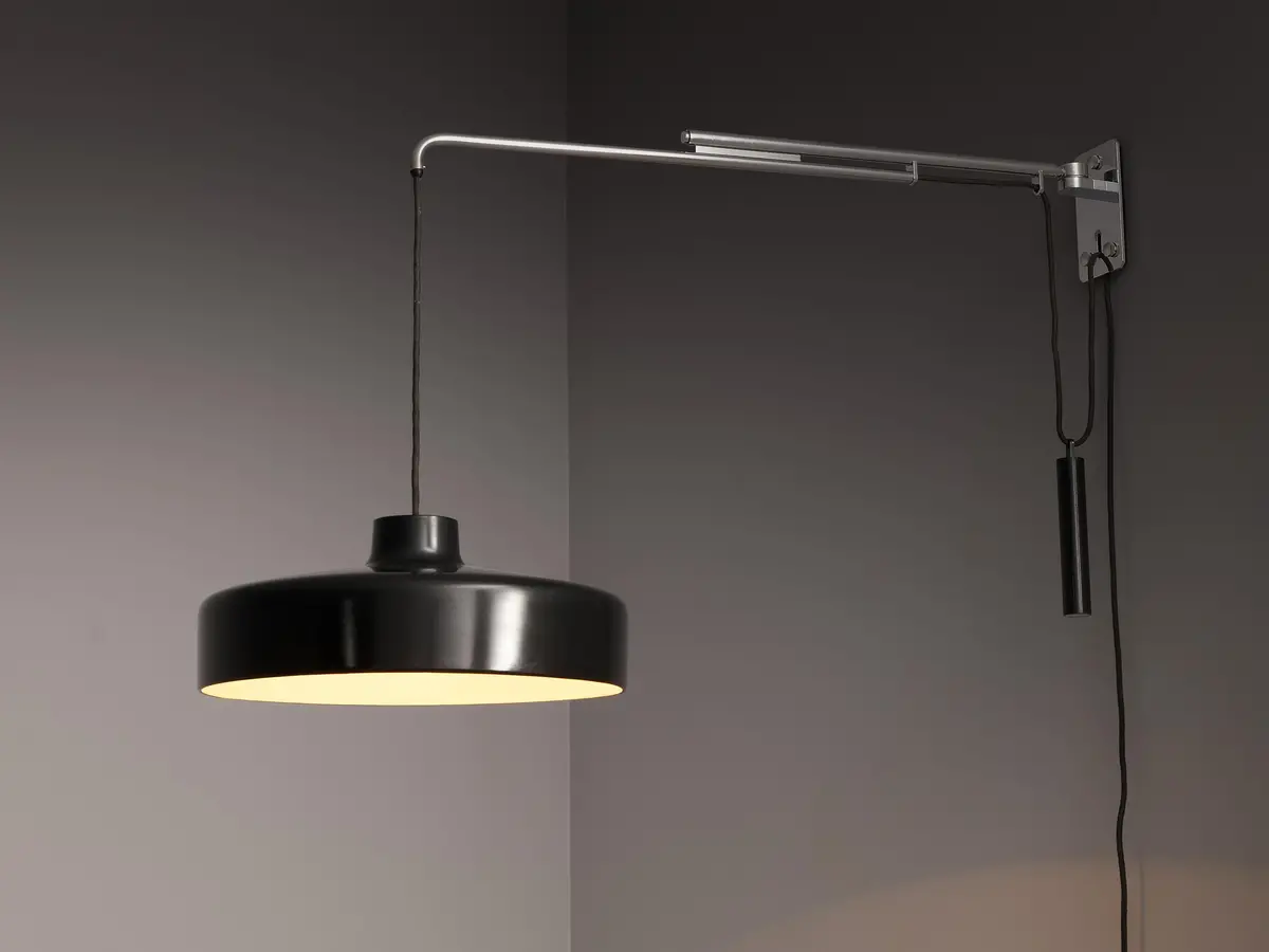 Gino Sarfatti For Arteluce '194N' Wall Light With Black Shade 1