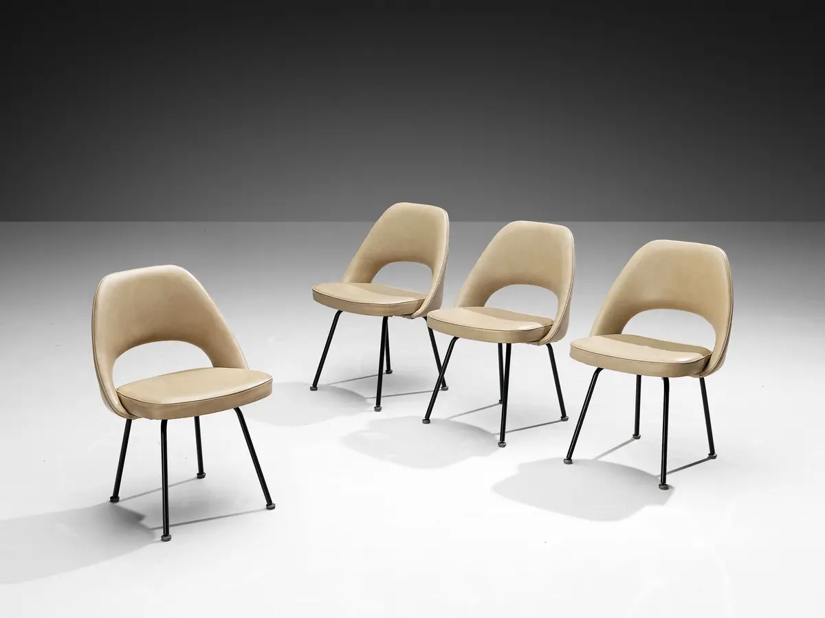 Eero Saarinen For Knoll Set Of Four Dining Chairs In Beige Leather 1