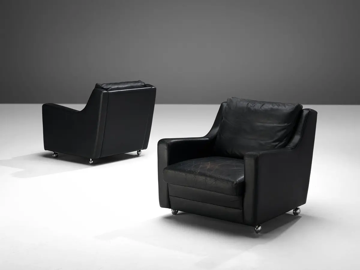 Streamlined Modern Pair Of Lounge Chairs In Black Leather 1