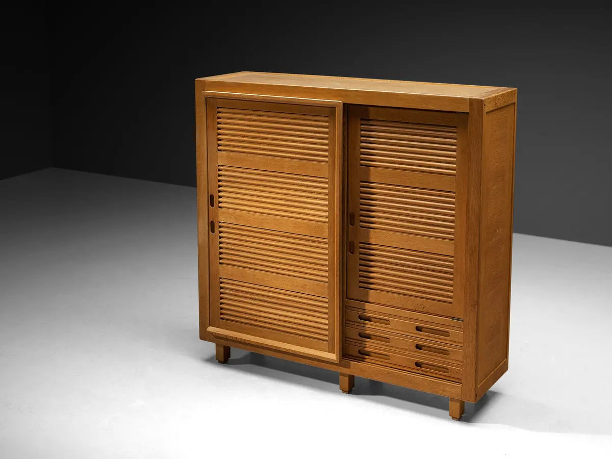 Guillerme & Chambron Highboard In Oak With Carved Doors 1