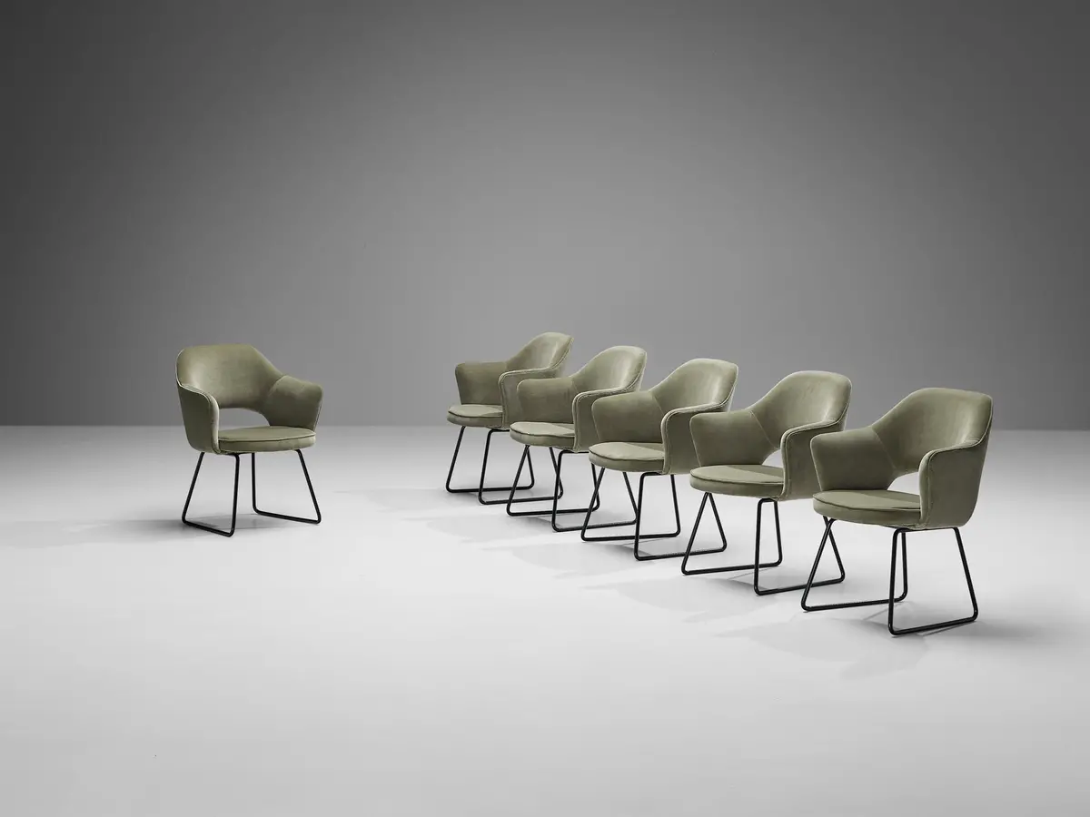 Eero Saarinen Limited Edition ‘Conference’ Armchairs Of Unesco Paris 1