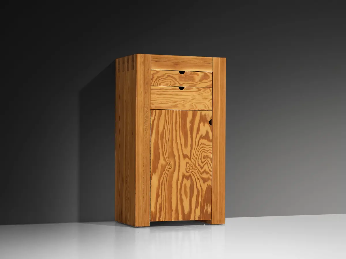 Cubical Cabinet In Oregon Pine 1