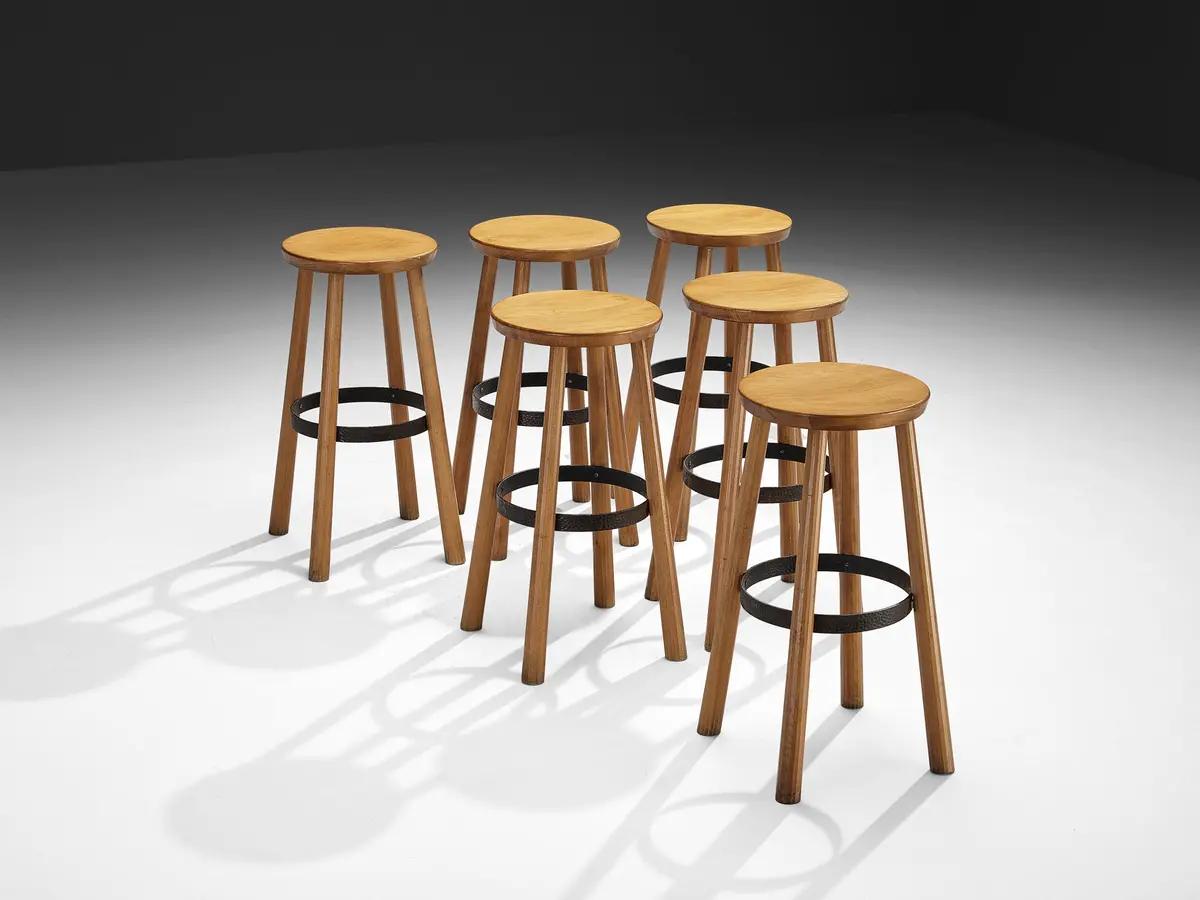 1960S Bar Stools In Blonde Wood And Hammered Iron 1
