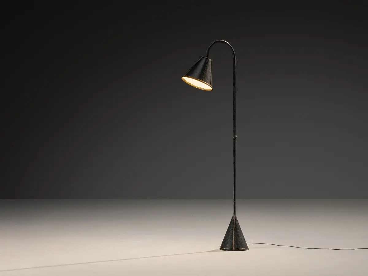 Valentí Spanish Floor Lamp In Black Stitched Saddle Leather 1