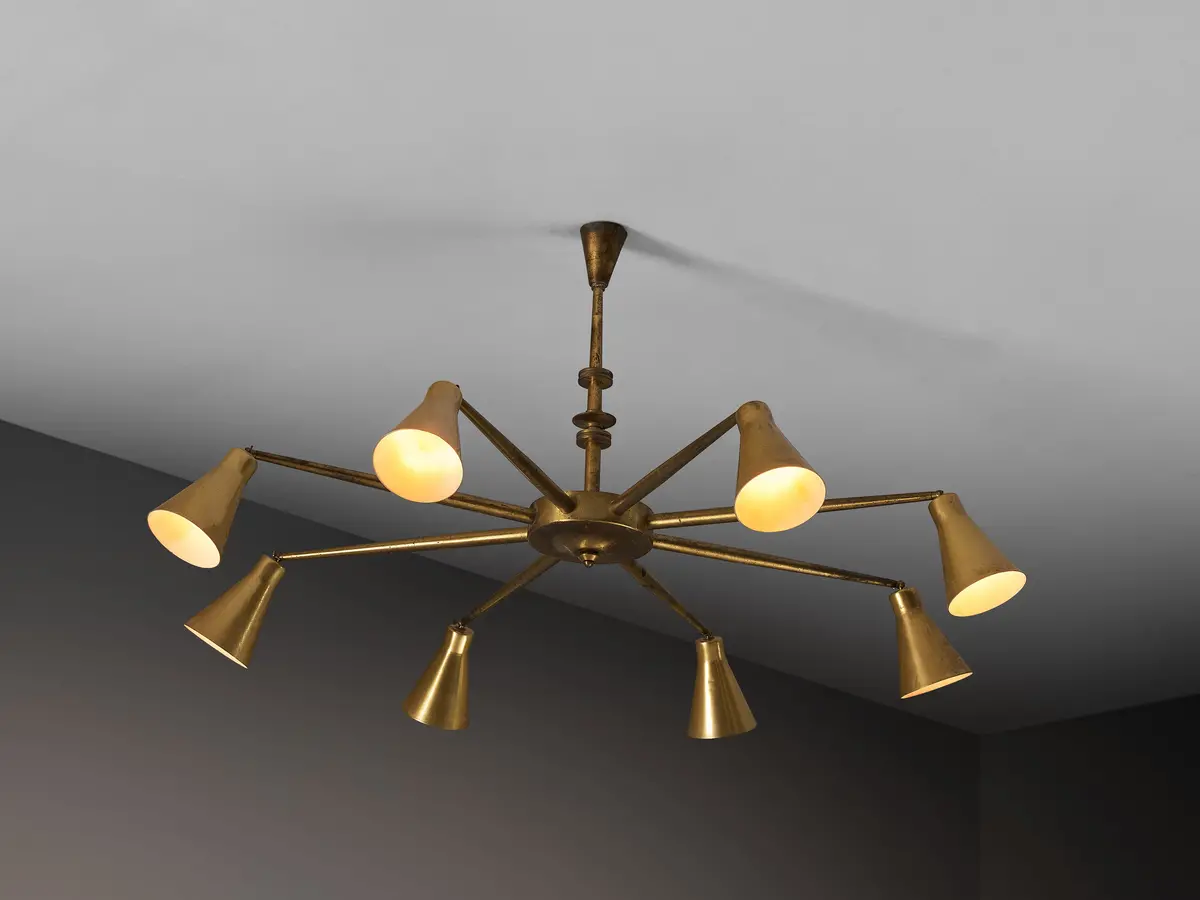 Elegant Mid-Century Modern Italian Chandelier In Brass 1