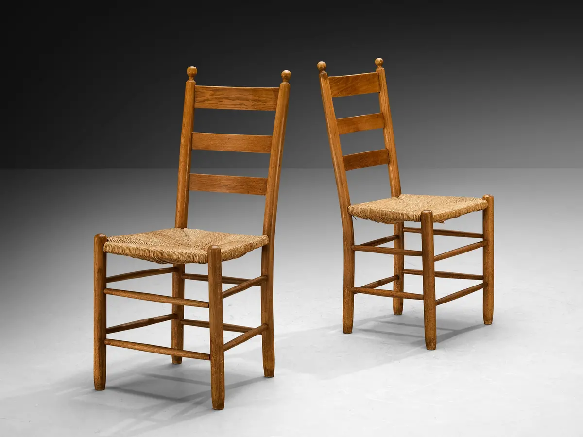 Rustic Pair Of Dining Chairs In Solid Oak And Straw 1