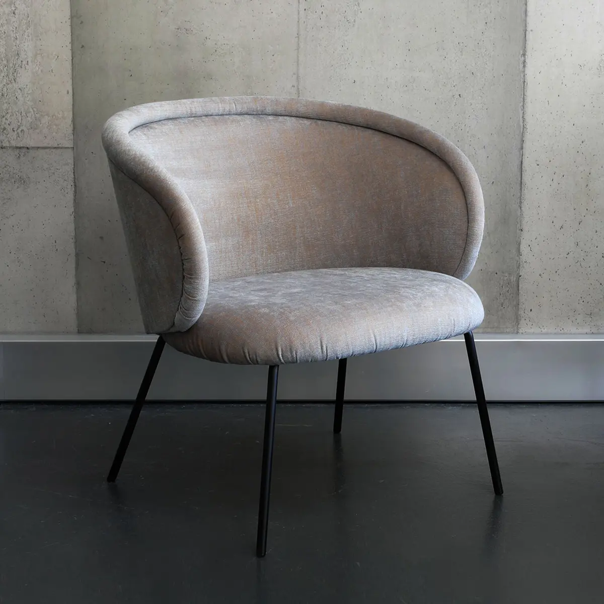 Freifrau | Ona Cocktail Armchair | Maple 732 + Steel Frame Black 1