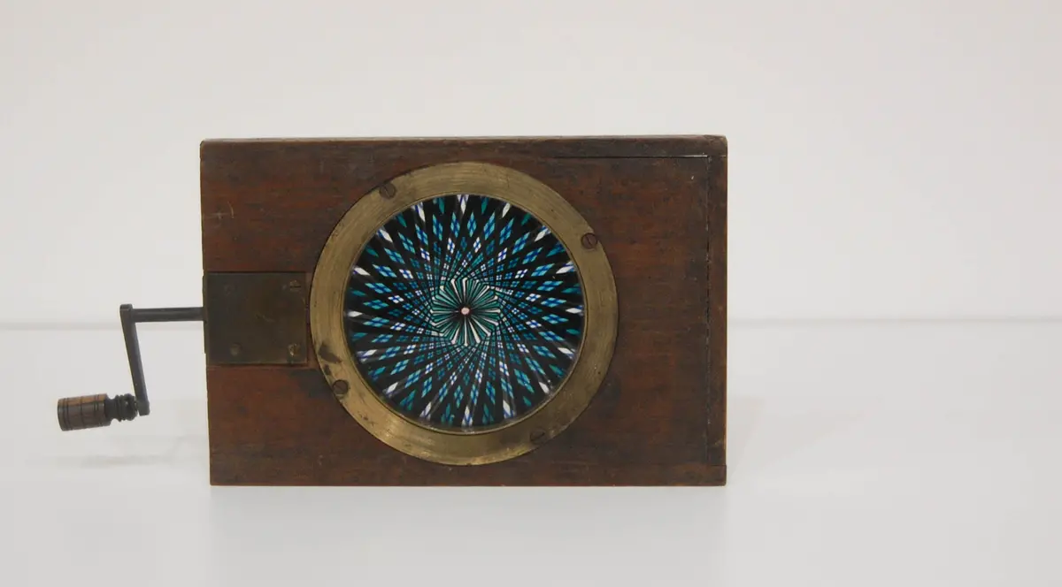 Early Victorian Magic Lantern Chromatrope Slide By We & F Newton Of Fleet Street. 1