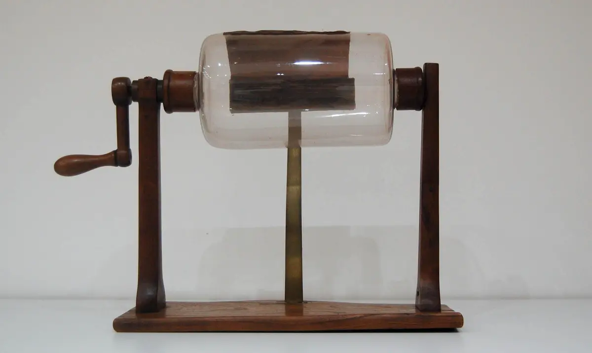Early Nineteenth Century Nairne Pattern Electrostatic Friction Machine 1