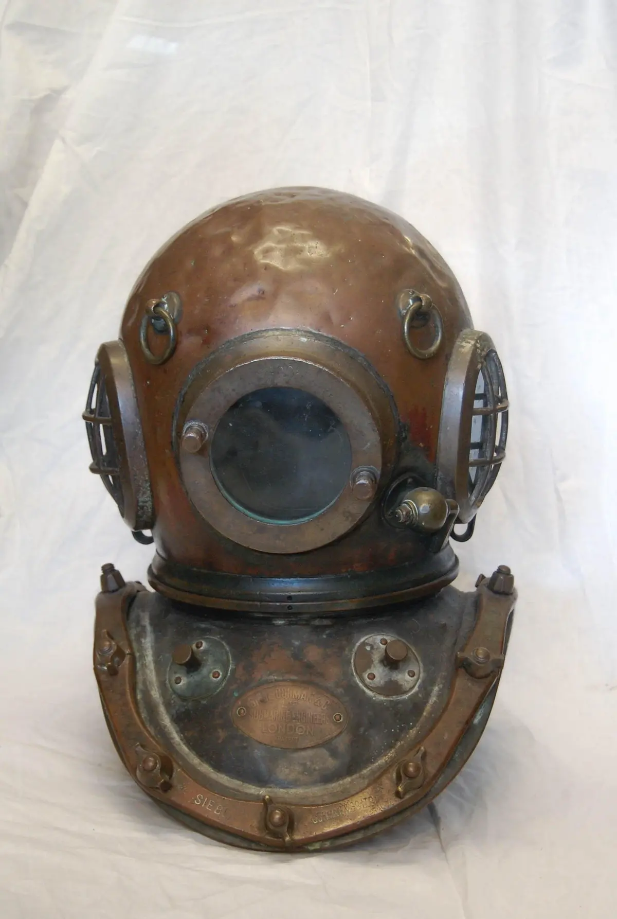 1920'S Siebe Gorman & Co Ltd Twelve Bolt Diving Helmet & Corselet With Matching Serial Numbers 2