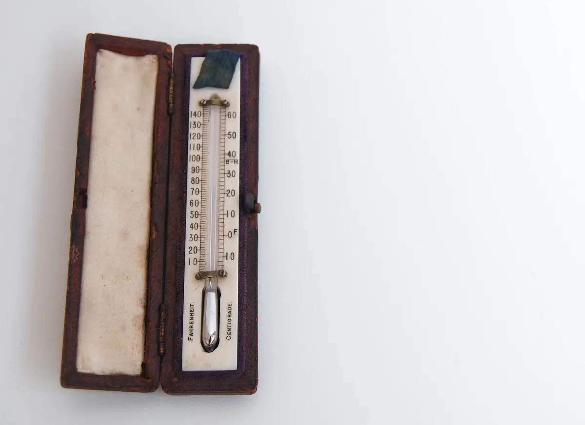 Small Edwardian Leather Cased Travelling Thermometer By We Pain Of Cambridge 1