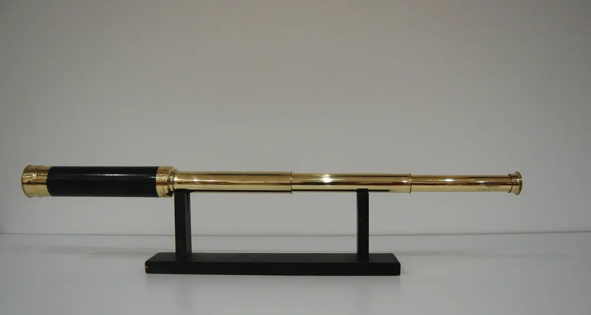 Victorian Three Draw Telescope By William Dixey Engraved With An Edward Dixey Dedication 1