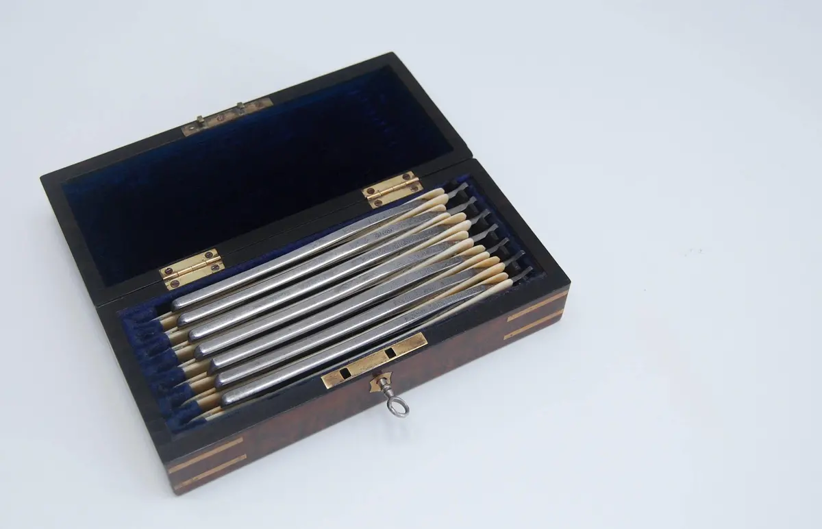 Cased Seven Day Cut-Throat Razor Set By Thomas Lund Of 57 Cornhill London 1