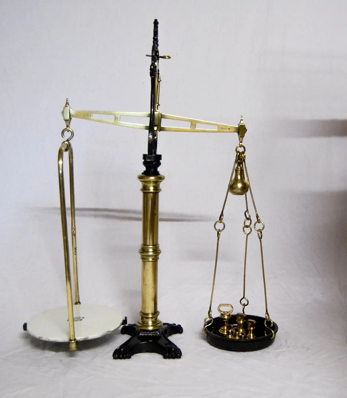 Set Of Victorian Dairy Beam Scales By W&T Avery With Brass Weights 1