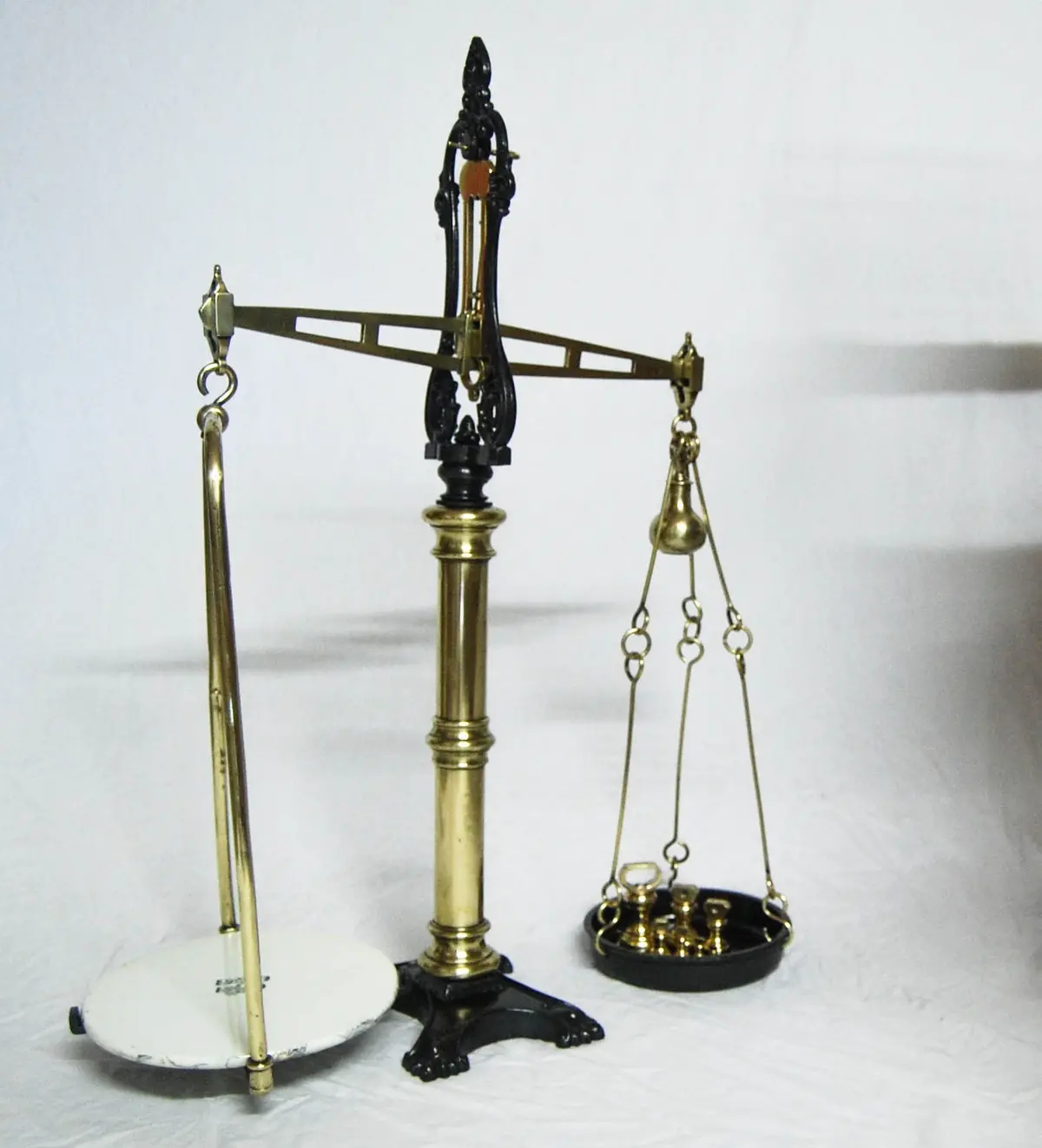 Set Of Victorian Dairy Beam Scales By W&T Avery With Brass Weights 2