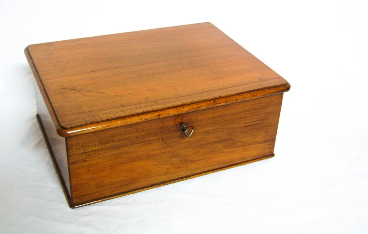 Victorian Walnut Cartridge Storage Box Or Catridge Case By Holland & Sons, London 1