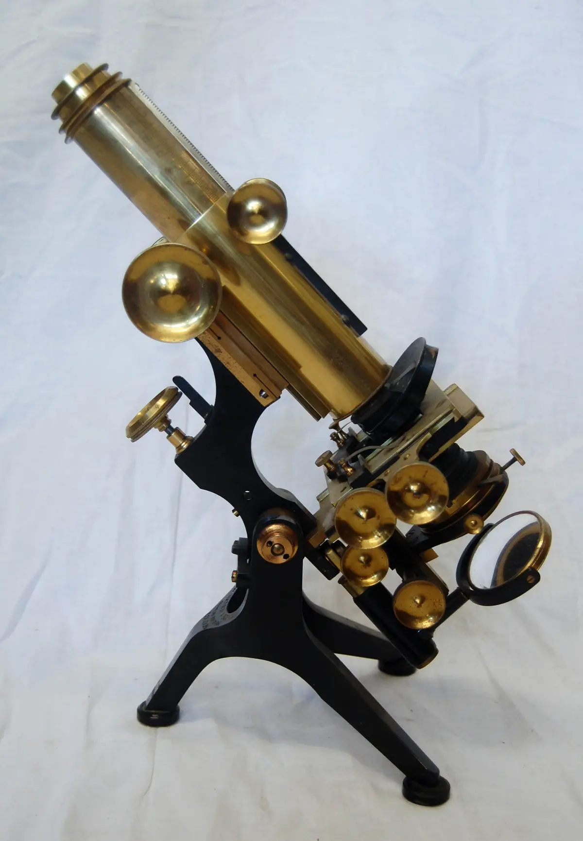 Edwardian Cased Royal Model Microscope By W Watson & Sons, High Holborn, London. 1