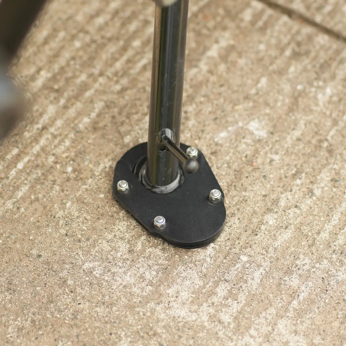 Triumph Scrambler 400X-Side Stand Extender 1