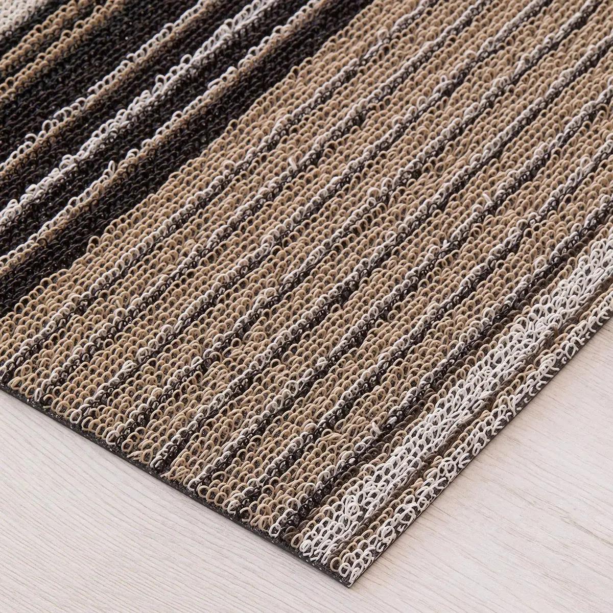 Chilewich | Shag Runner Mat 61X183cm (24X36") | Pleat Stripe Oyster 1