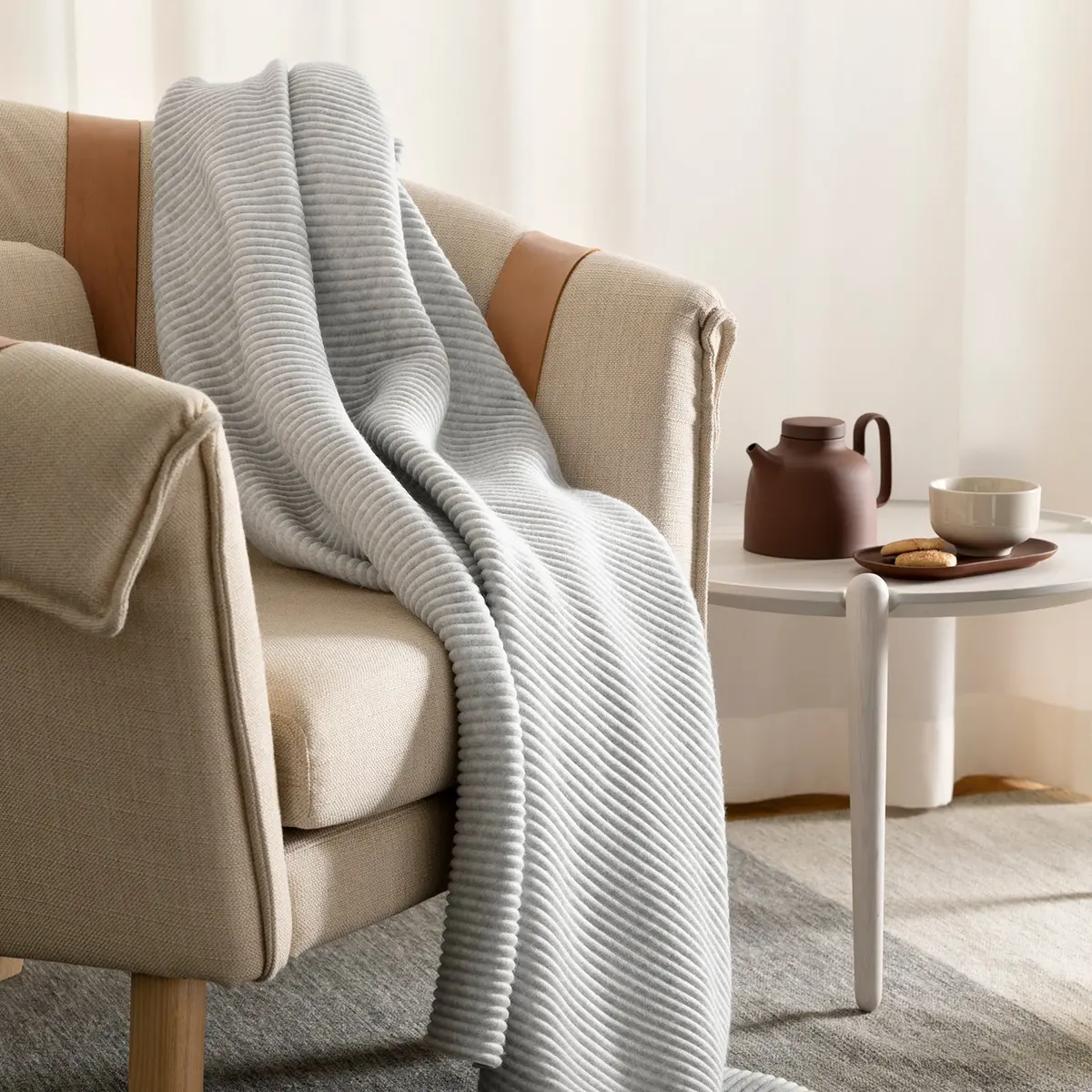 Design House Stockholm | Pleece Throw | Light Grey 2