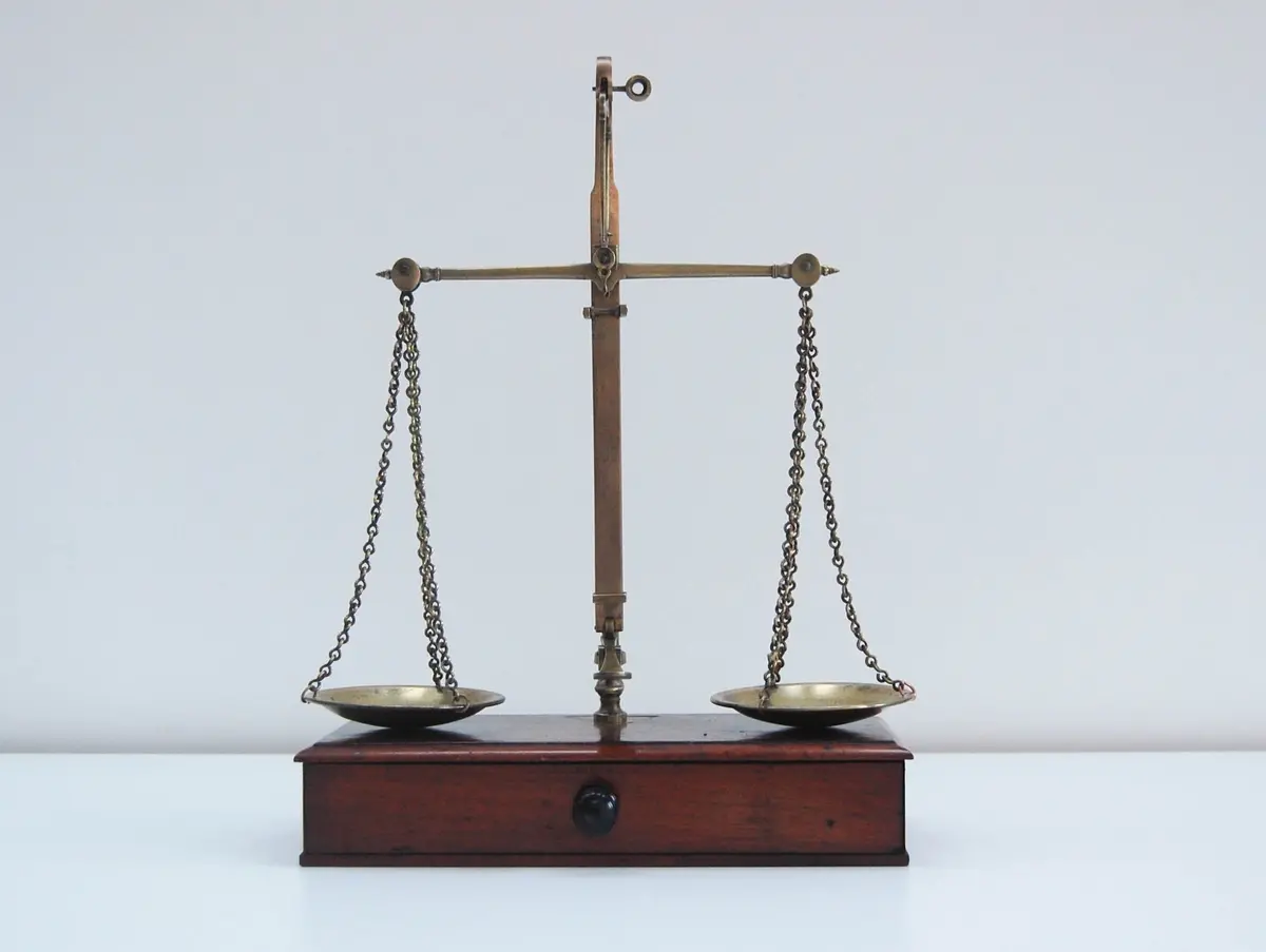 Early Victorian Set Of Apothecary Scales 1